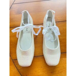 NEW Girls Size 4 White/Silver Dress Shoes (Flats ) Boutique Easter
